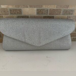 Elegant Silver Clutch Bag *New ✨